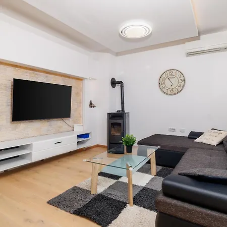 Casa de hóspedes Vesna 4*