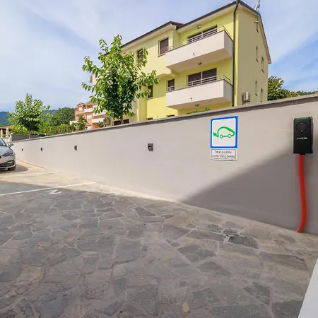 Casa de hóspedes Vesna 4*