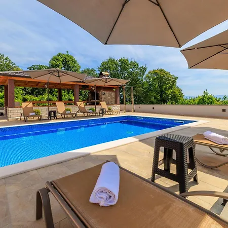 Casa de hóspedes Vesna 4*