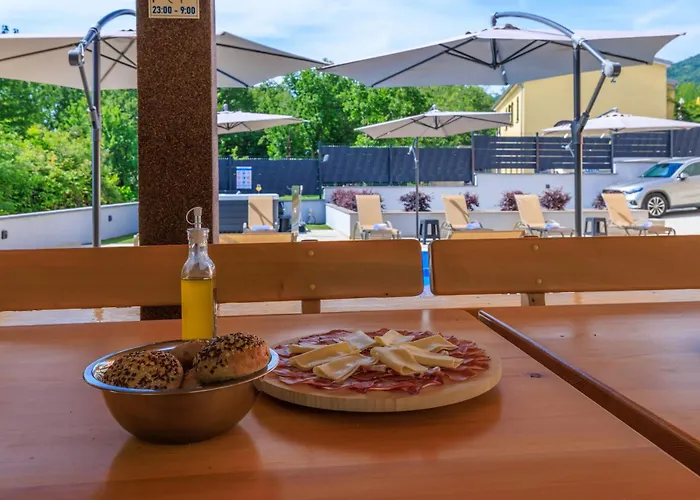 Vesna 게스트하우스 Opric