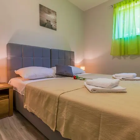 Πανσιόν Vesna 4*